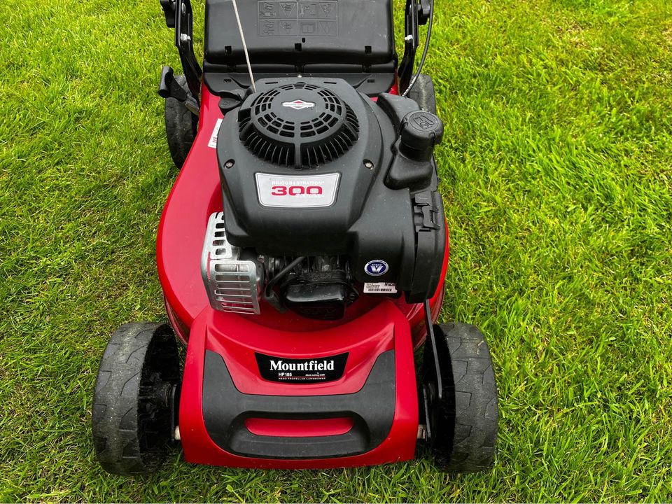 Mountfield lawn mower with manual drive, model HP185, red and grey, item 2L0481043/MC